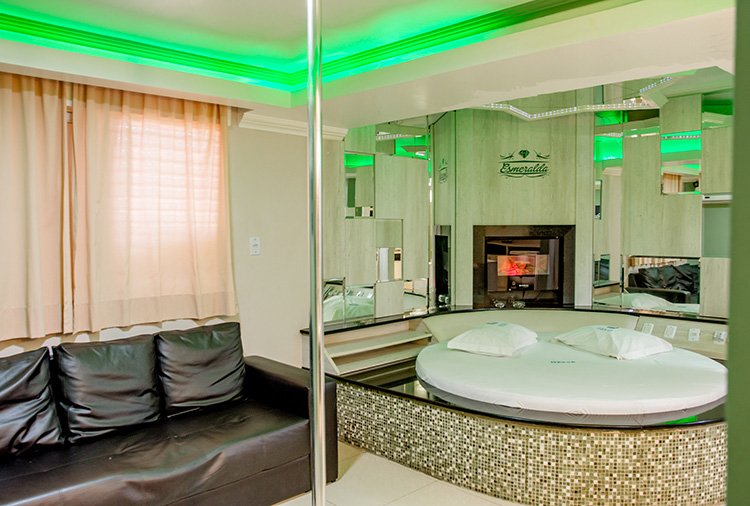 Motel Itapuã - BR-287, Santa Maria - Suíte Master Esmeralda foto 2