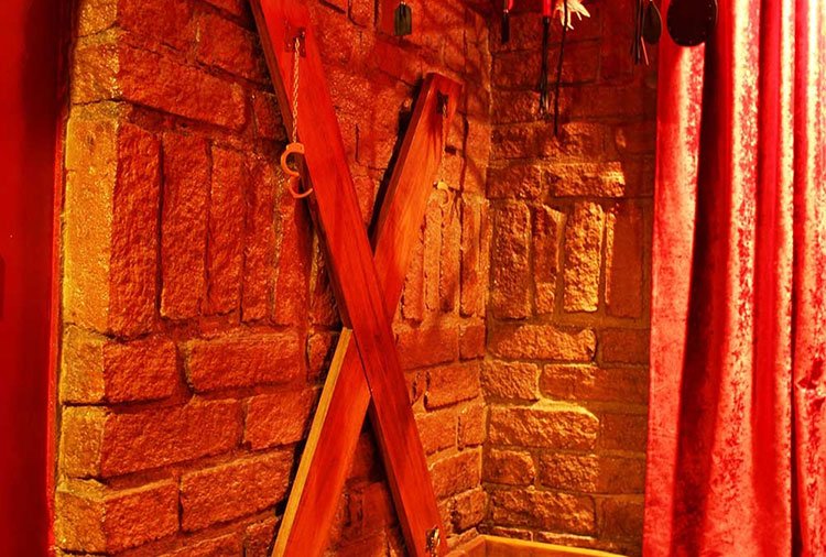 Motel Casa de Pedra, Carazinho - Suíte 27 - Cinquenta Tons de Cinza foto 4