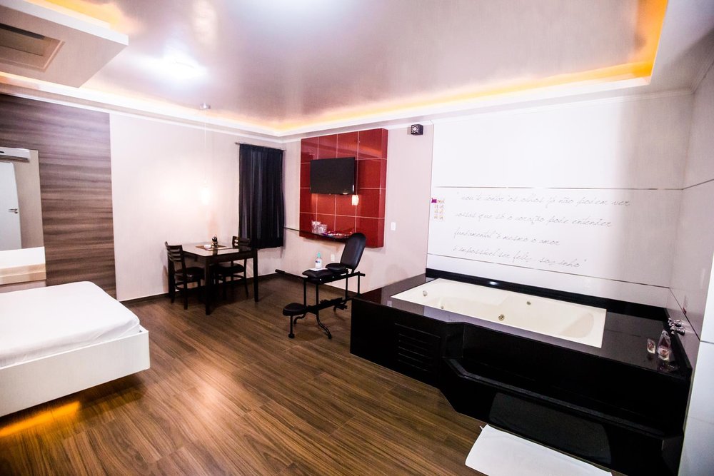 Super Luxo com Cadeira Erótica - Vip Motel, Içara