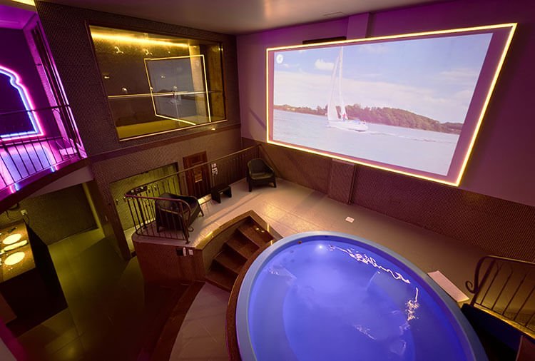 Suíte Piscine - Fou Motel, Porto Alegre