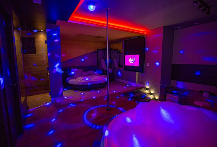 Viva Seu Motel, Porto Alegre - Suíte Viva Lounge foto 2