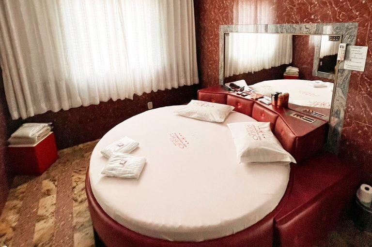 Suíte Gold com Hidro - Motel Desejo, Porto Alegre