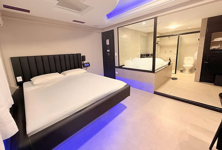 Amy Motel - São José, São José - Suíte Hidro foto 3