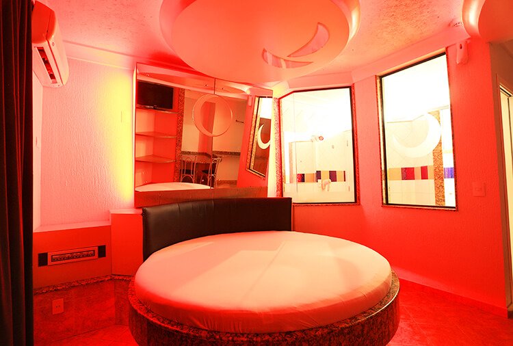 Suíte Ylang Luxo - Motel Ylang Ylang, São José