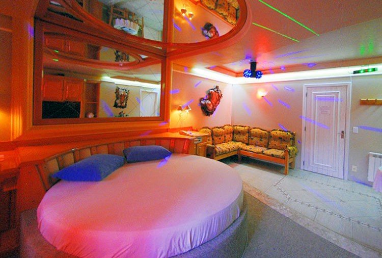 Motel Avenida, Gramado - Suíte Real foto 3