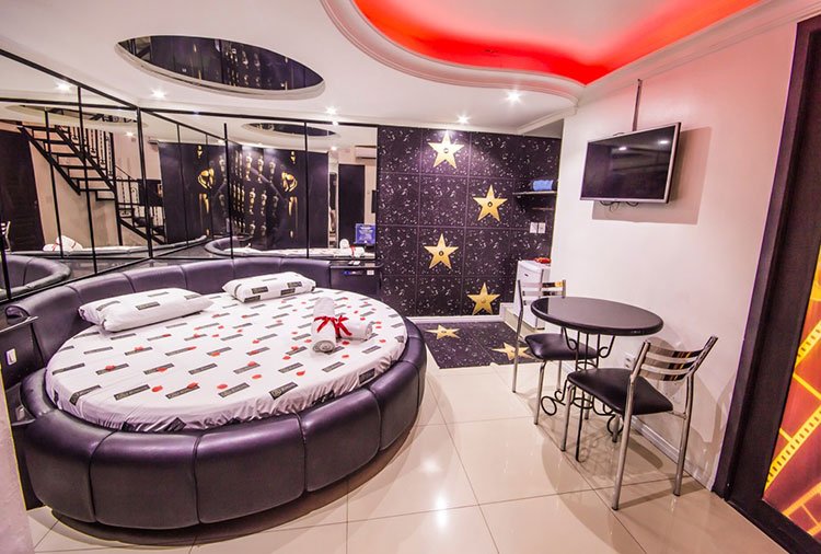 Suíte Duplex - Hollywood 25
