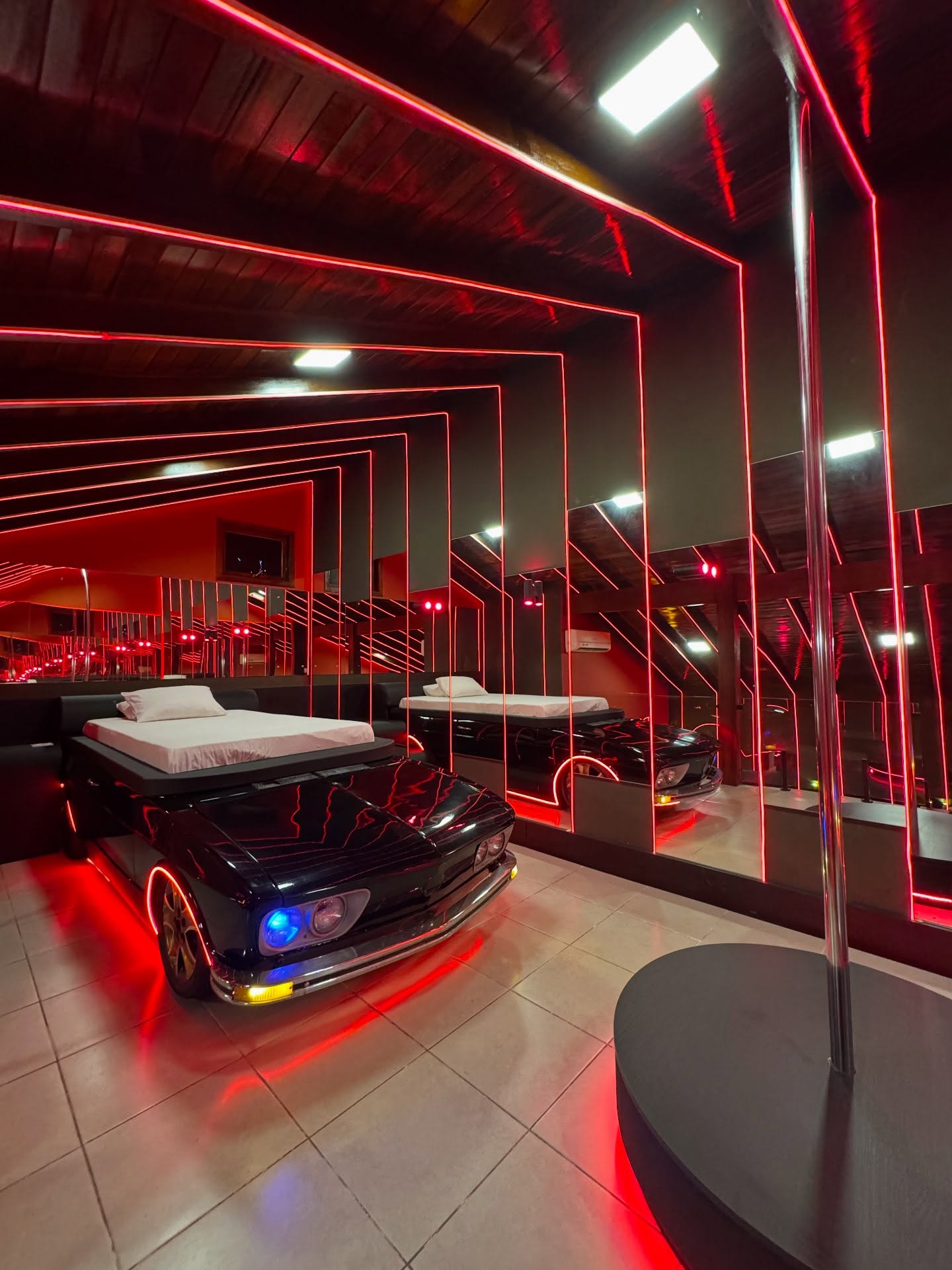 Le Feu Motel, Taquara